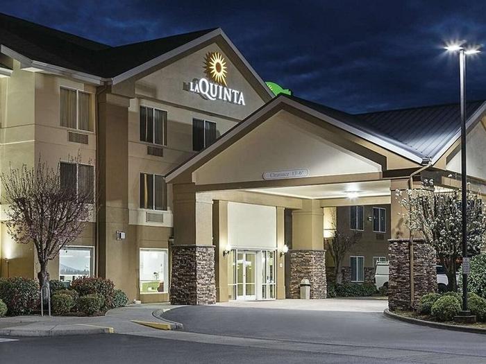 Hotel La Quinta Inn & Suites by Wyndham Central Point - Medford - Bild 1