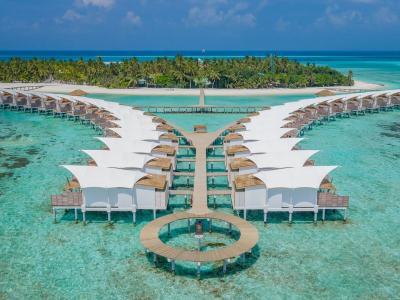 Hotel Cinnamon Hakuraa Huraa Maldives - Bild 3