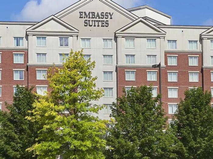 Hotel Embassy Suites Cleveland Rockside - Bild 1