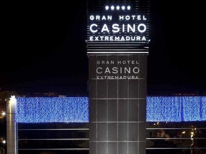NH Gran Hotel Casino Extremadura - Bild 1