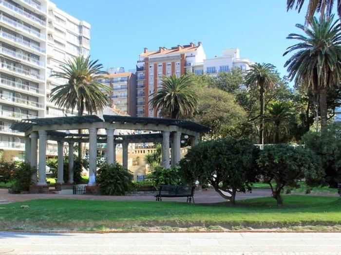 Pocitos Plaza - Bild 1