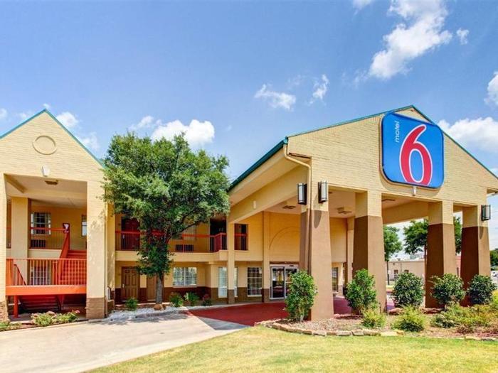 Hotel Motel 6 Arlington - Bild 1
