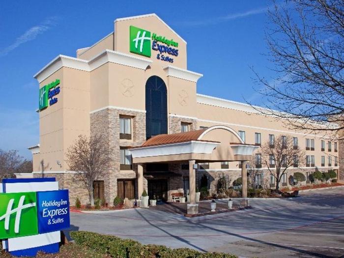 Hotel Holiday Inn Express & Suites Arlington (I-20-Parks Mall) - Bild 1