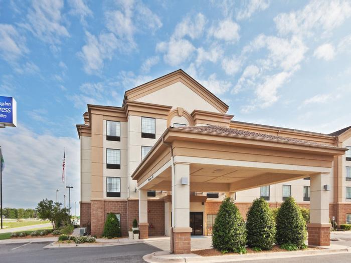 Hotel Holiday Inn Express & Suites Lawton-Fort Sill - Bild 1