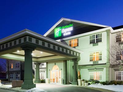 Holiday Inn Express Hotel & Suites Oshkosh Stateroute 41 - Bild 2