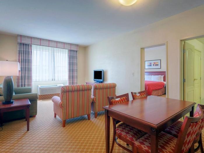 Hotel Country Inn & Suites by Radisson, Emporia, VA - Bild 1
