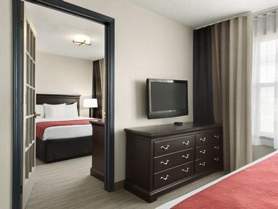 Hotel Country Inn & Suites by Radisson, Kansas City at Village West, KS - Bild 4
