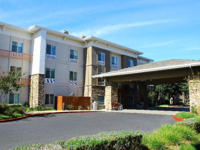 Hotel Holiday Inn Express & Suites Napa Valley - American Canyon - Bild 2