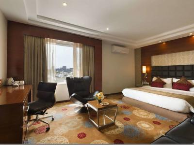 Hotel Ramada by Wyndham Ahmedabad - Bild 4