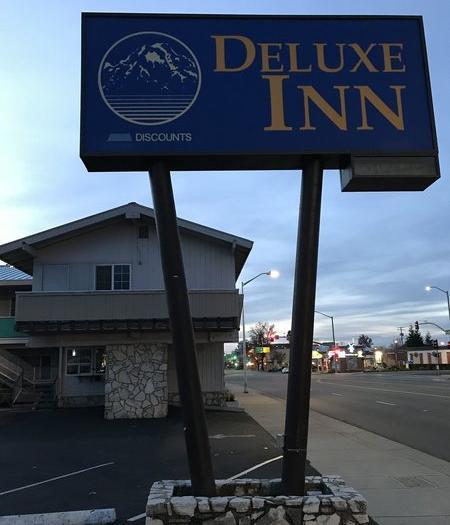 Hotel Deluxe Inn - Bild 1