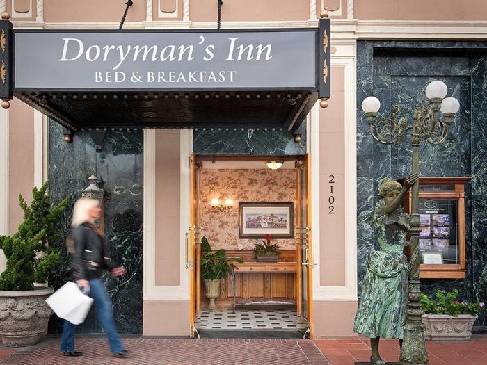 Hotel Dorymans Oceanfront Inn - Bild 1