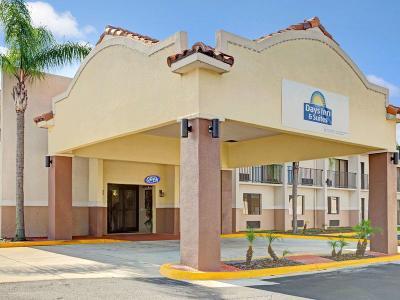 Hotel Days Inn & Suites by Wyndham Tampa near Ybor City - Bild 2