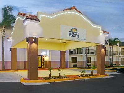 Hotel Days Inn & Suites by Wyndham Tampa near Ybor City - Bild 3