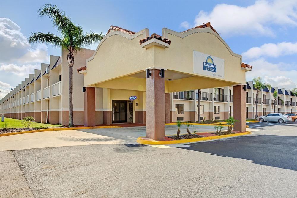 Hotel Days Inn & Suites by Wyndham Tampa near Ybor City - Bild 1