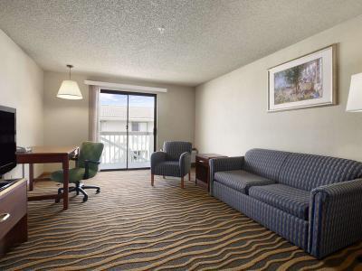 Hotel Howard Johnson Inn & Suites Tacoma Near McChord AFB - Bild 3