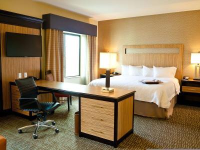 Hotel Hampton Inn & Suites Salinas - Bild 3