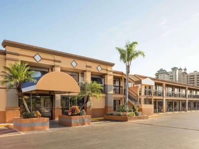 Hotel Travelodge by Wyndham Fort Myers North - Bild 2