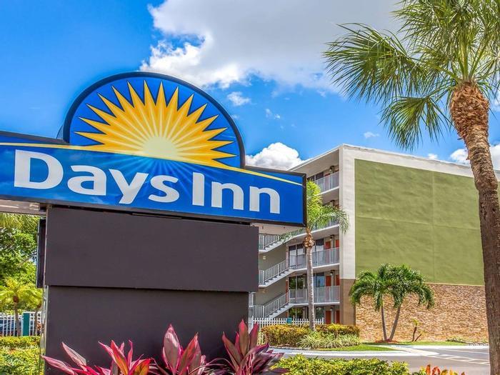 Hotel Days Inn by Wyndham Fort Lauderdale Airport Cruise Port - Bild 1