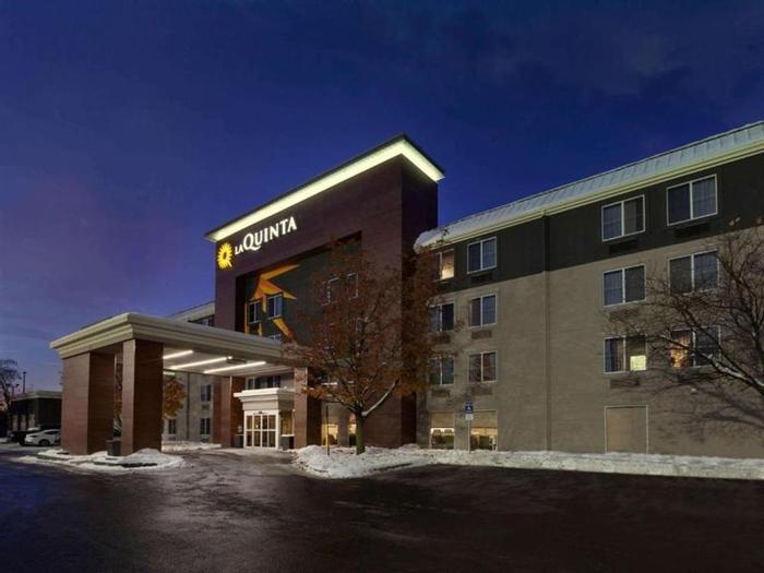 Hotel La Quinta Inn & Suites by Wyndham Detroit Utica - Bild 1
