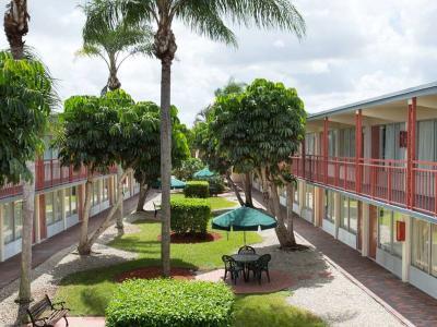 Hotel Days Inn by Wyndham West Palm Beach - Bild 4