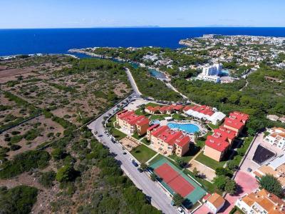 Hotel Pierre Vacances Apartamentos Menorca Cala Blanes - Bild 2