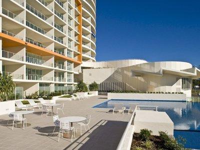 Australis Kirra Surf Apartments