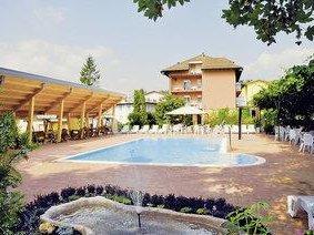 Hotel Villa Flora - Levico Terme