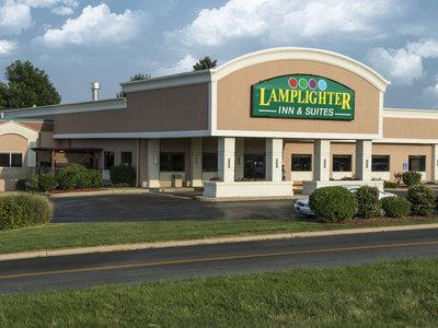 Lamplighter Inn & Suites North