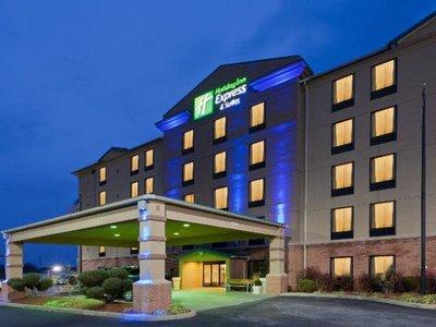 Holiday Inn Express & Suites Charleston-Southridge