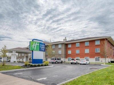 Holiday Inn Express & Suites Greenville - Greenville