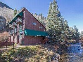 Manitou Lodge Bed & Breakfast