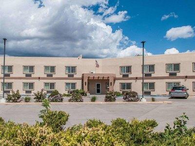 Econo Lodge Inn & Suites - Santa Fe