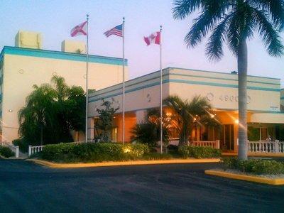 Econo Lodge Inn & Suites Fort Lauderdale - Building A