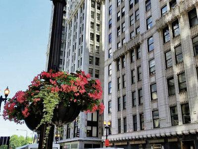 The Pittsfield Hotel - Apartments & Suites