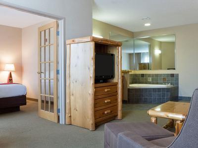 Hotel Comfort Suites Rapid River Lodge - Bild 3