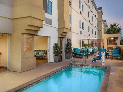 Hotel Candlewood Suites Anaheim - Resort Area - Bild 3