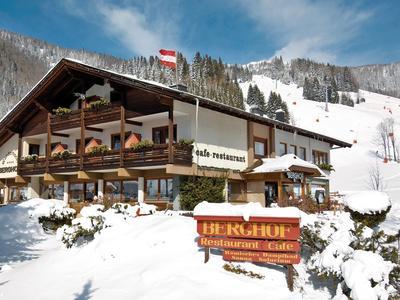 Ski-in-Ski-Out Hotel Garni Berghof - Bild 2