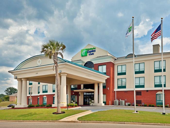 Holiday Inn Express & Suites Selma - Bild 1