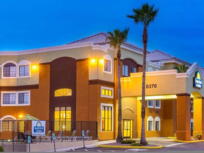 Hotel Days Inn & Suites by Wyndham Tucson/Marana - Bild 1