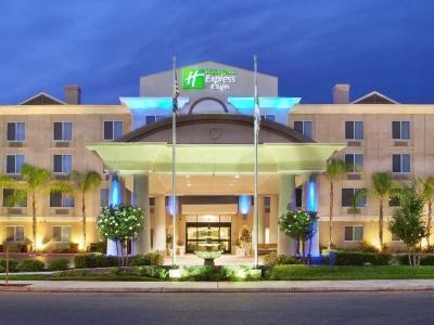 Hotel Holiday Inn Express & Suites Fresno (River Park) Hwy 41 - Bild 2