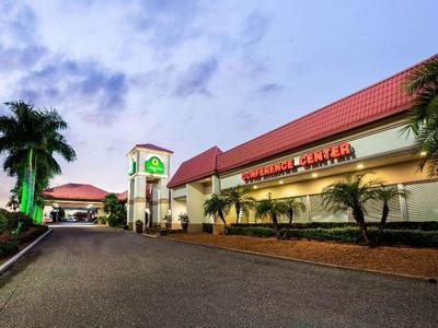 Hotel La Quinta Inn by Wyndham Clearwater Central - Bild 5