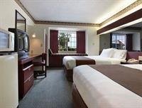 Hotel Red Roof Plus & Suites Savannah - I-95 - Bild 2