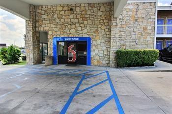 Hotel Motel 6 Austin Central - South/Univ. of TX - Bild 1