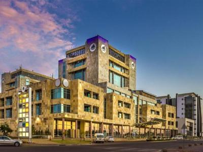Protea Hotel Gaborone Masa Square - Bild 2