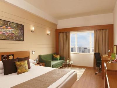 Hotel Lemon Tree Premier UlsoorLake Bengaluru - Bild 2