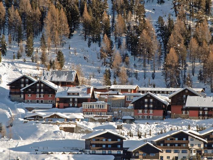 Alpen Village Hotel - Bild 1