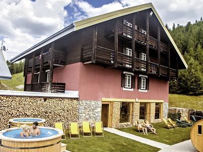 Alpen Village Hotel - Bild 2