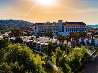 Hotel Throne Beach Resort & Spa - Bild 4
