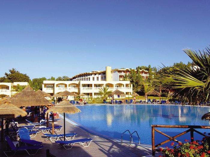 Hotel Kipriotis Maris Suites - Bild 1