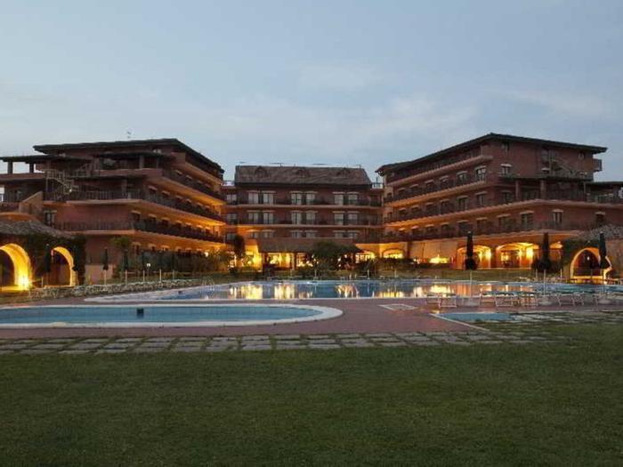 Hotel Golden Tulip Marina di Castello Resort - Bild 1